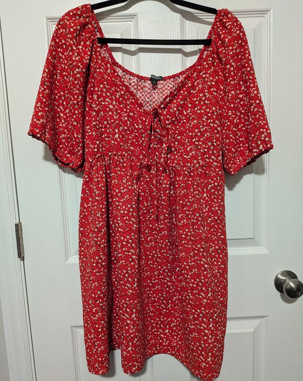Wild Fable Red Ditsy Floral Babydoll Mini Dress Large L Puff Sleeve Tie Front